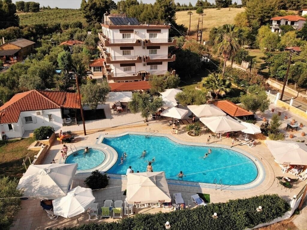 Готель Olympic Bibis Hotel 2*