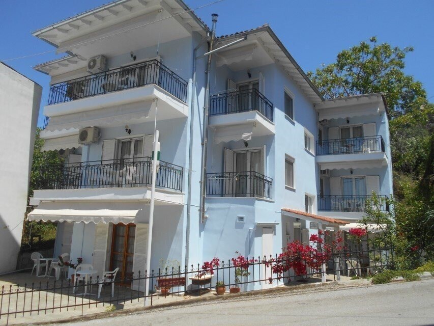 Готель Ermioni Apartments 3*