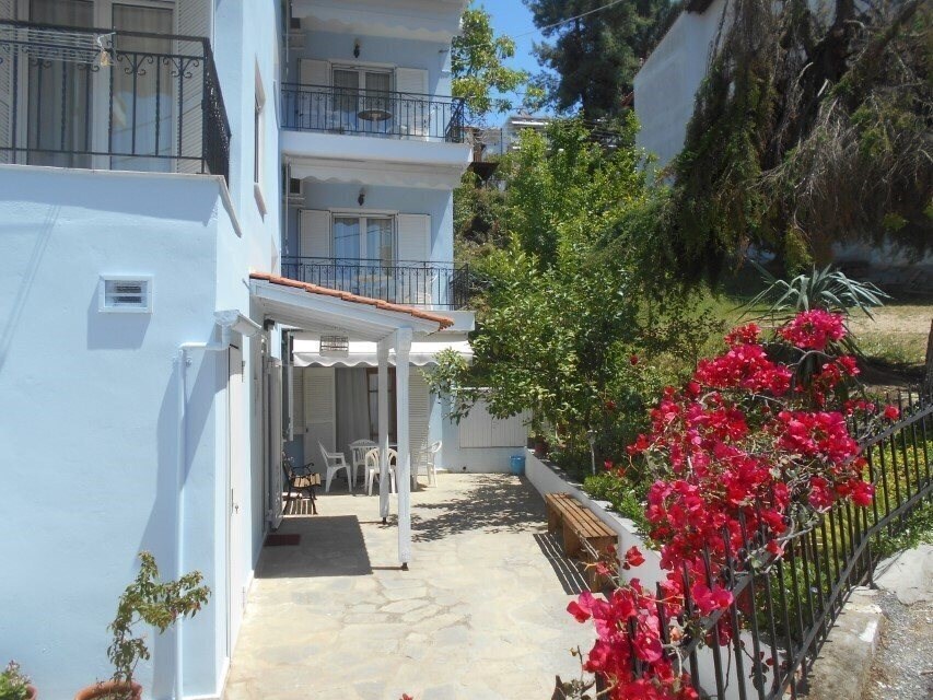 Фотографія Ermioni Apartments 3*