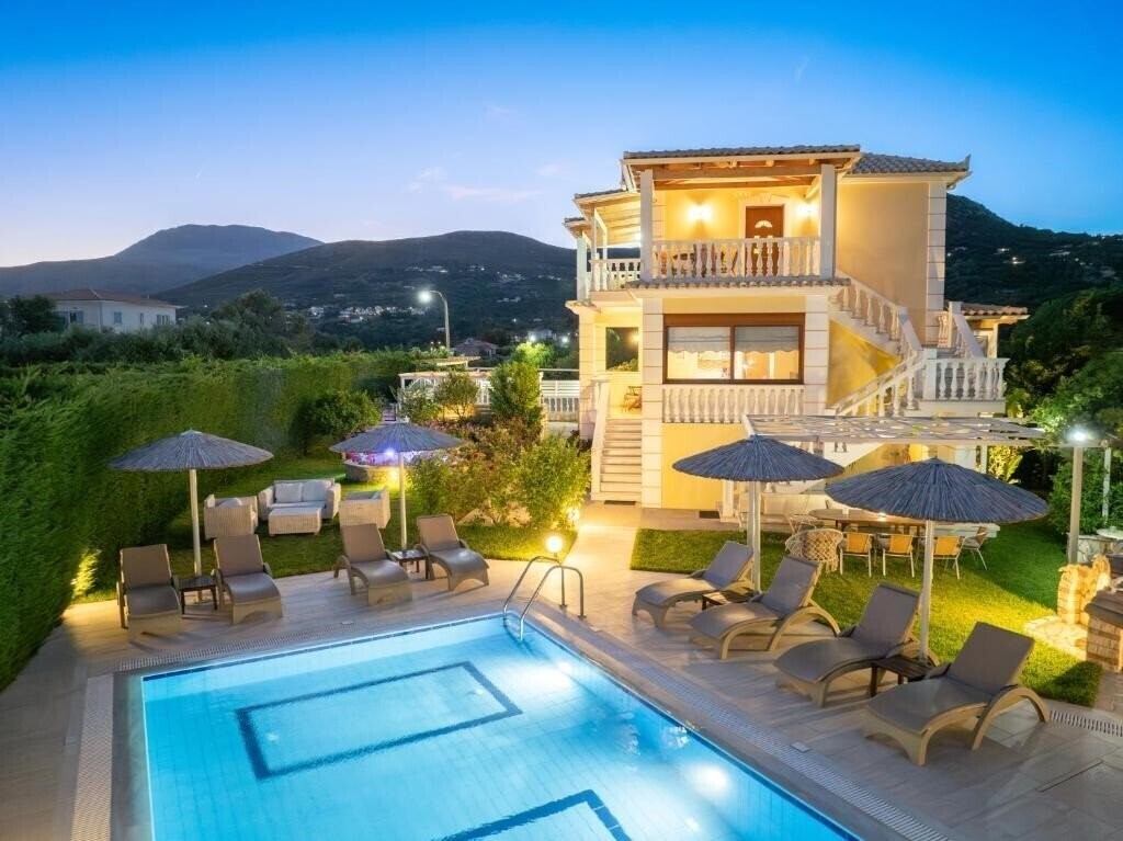 Готель Aloni Villas 3*