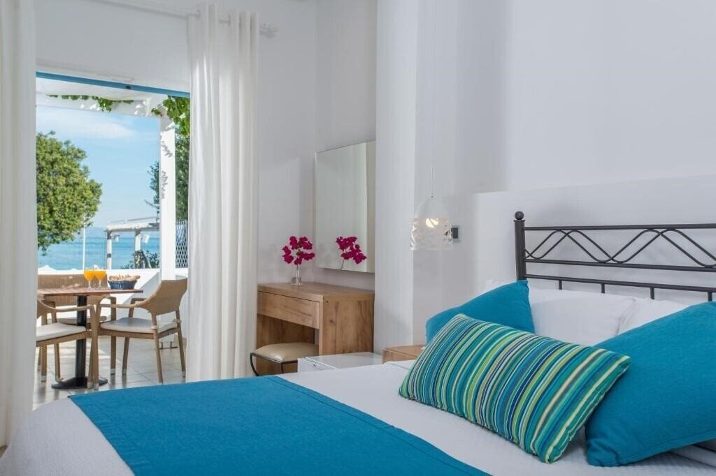 Фото Oasis Hotel 3*