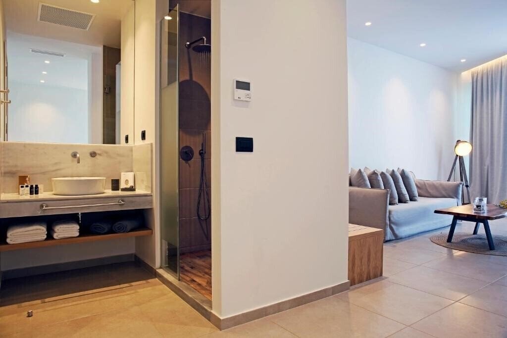 Фотография Oasis Hotel 3*