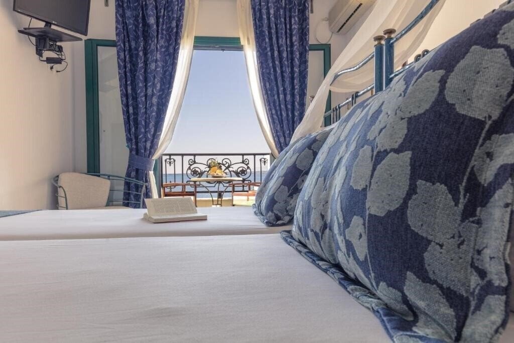 Отель Hotel Dionysos 3*
