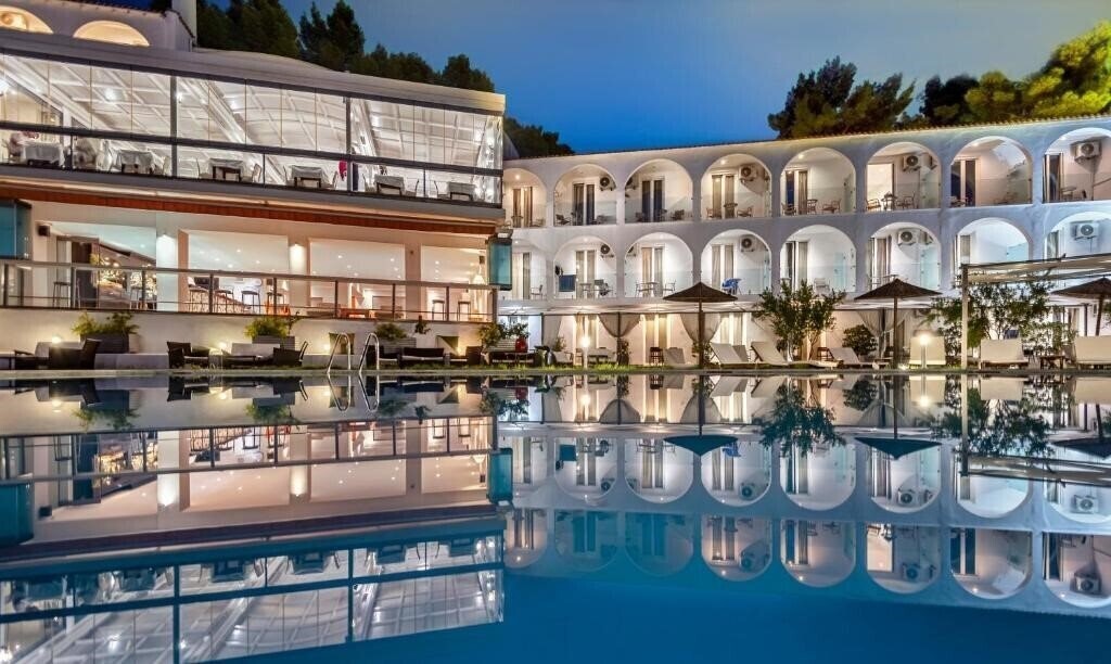 Отель Punta (Skiathos) 4*