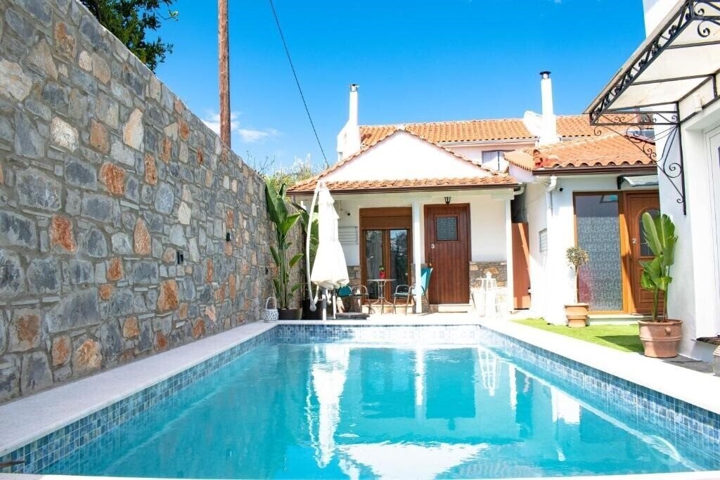 Отель Del Sol Suites 3*