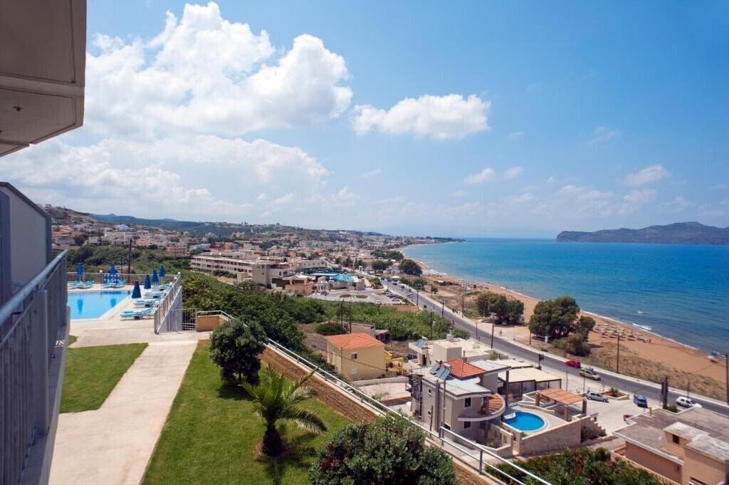 Отель Renieris Hotel 3*