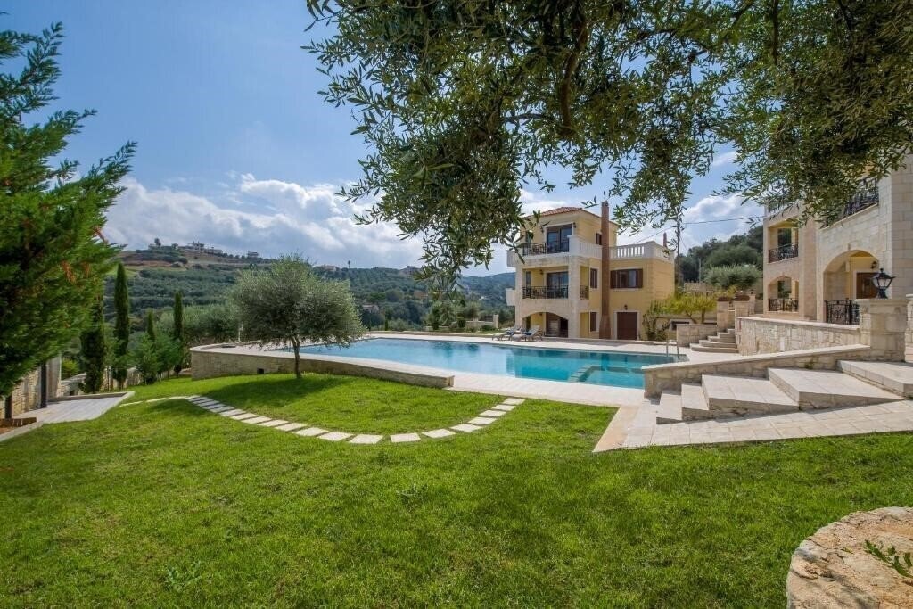 Готель Casa Leone Suites 3*