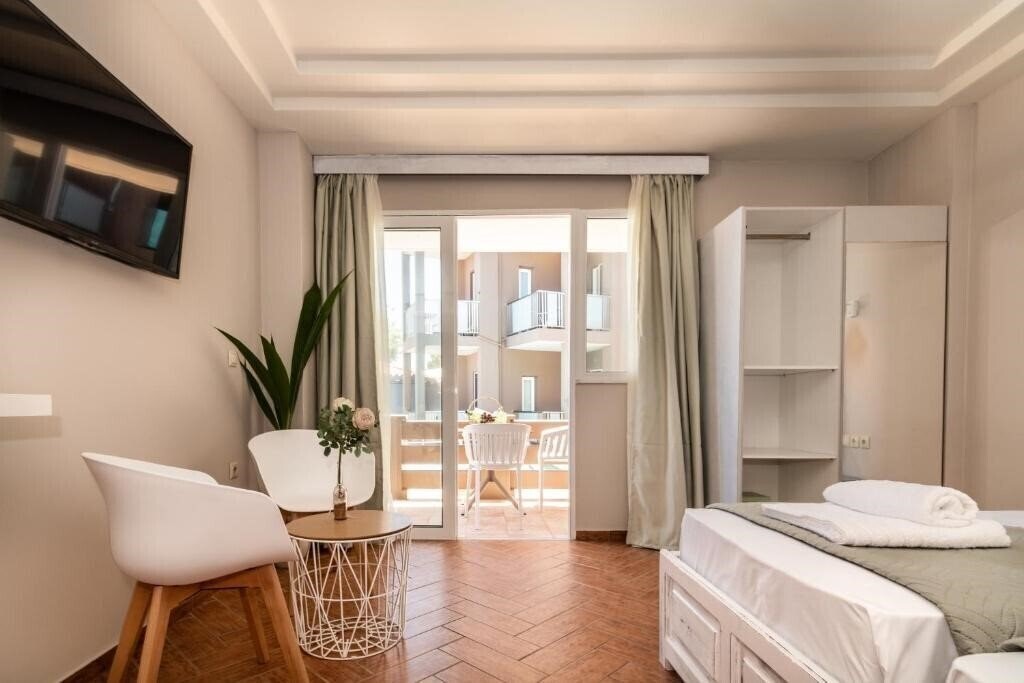 Фото GIROGIALI 3*