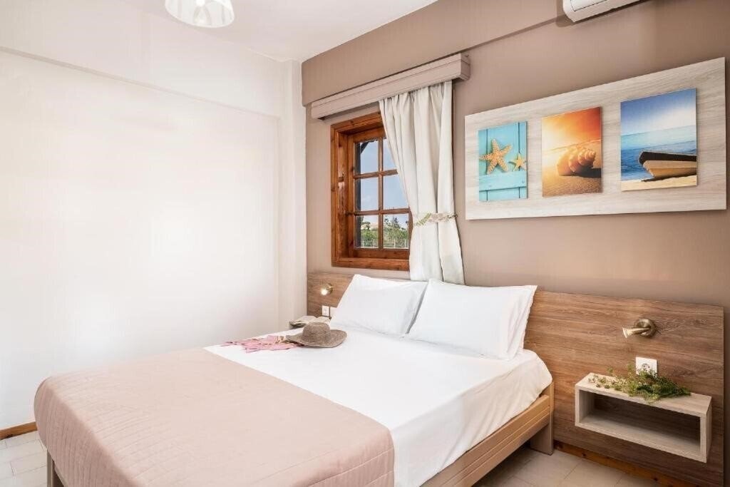 Готель Cathrin Suites 3*