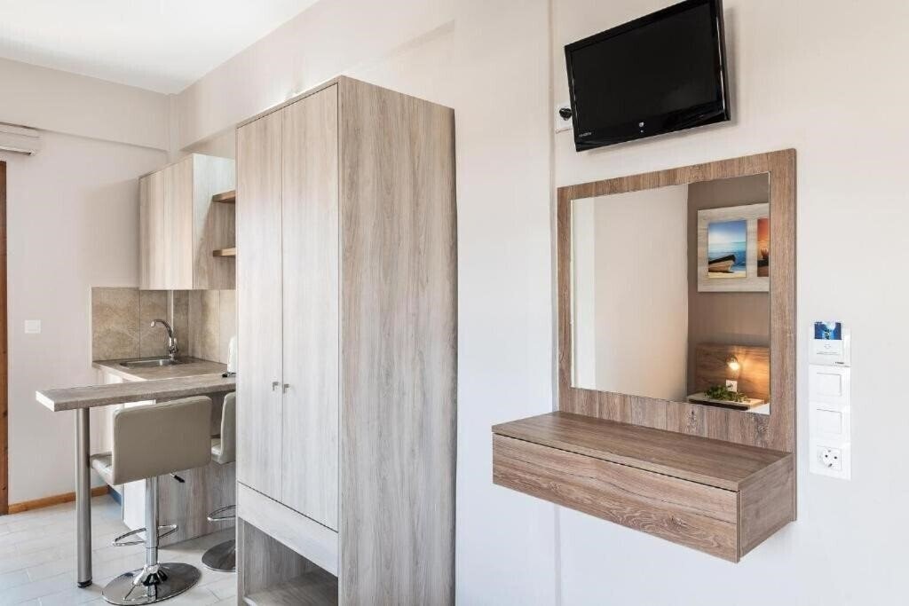 Фото Cathrin Suites 3*