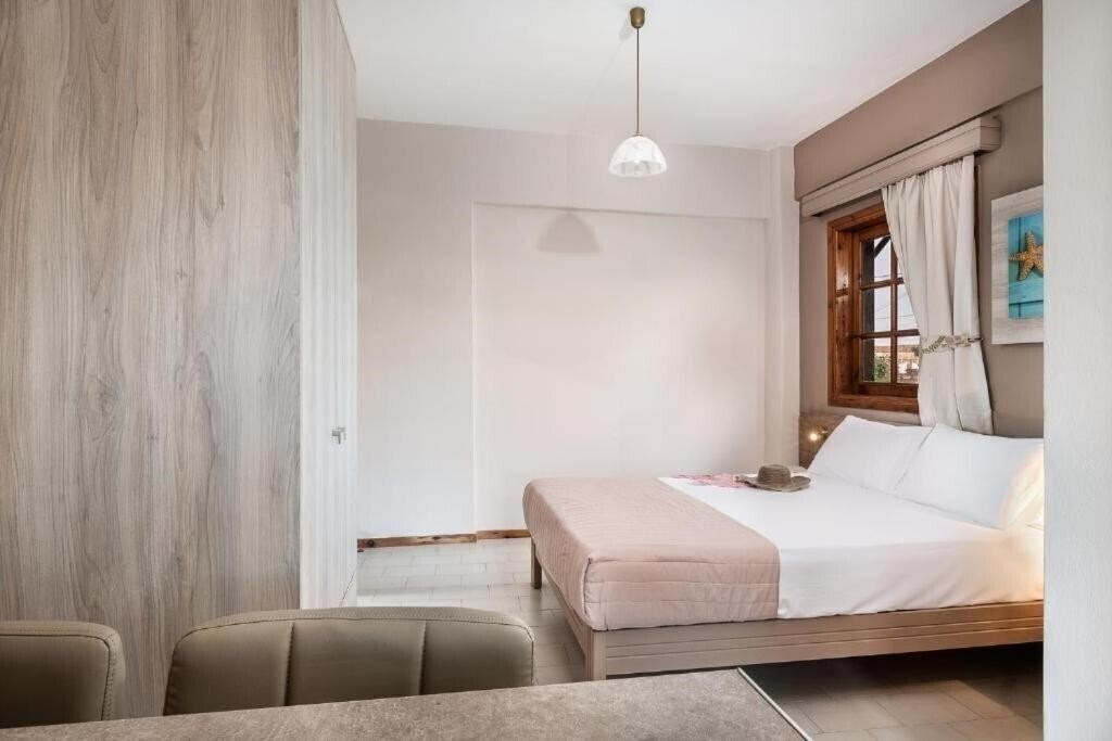 Картинка Cathrin Suites 3*