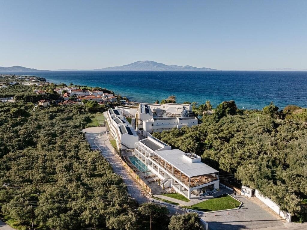 Отель Magique Bleu Suites 5*