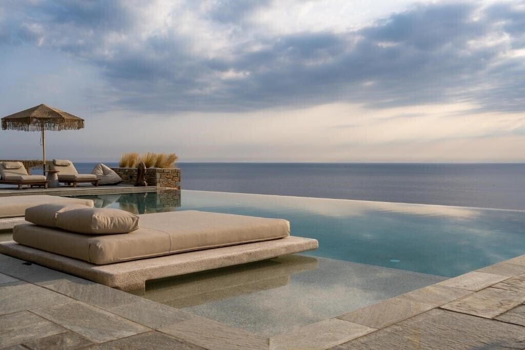 Готель Agapitos Villas & Guesthouses 4*