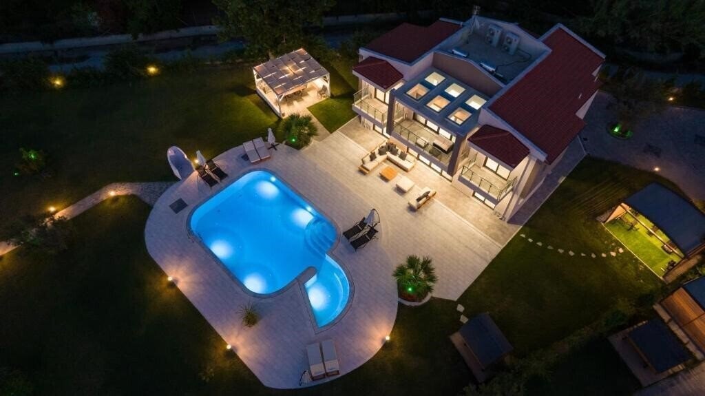 Фото Chrisa Luxury Villa 4*