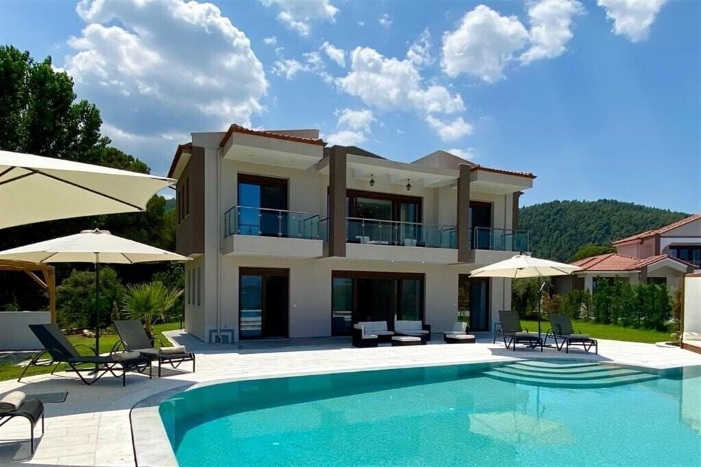 Отель Chrisa Luxury Villa 4*