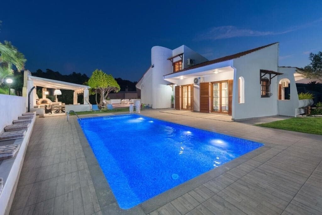 Готель Una Villa 4*