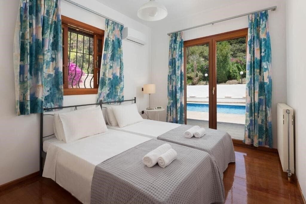 Фото Una Villa 4*