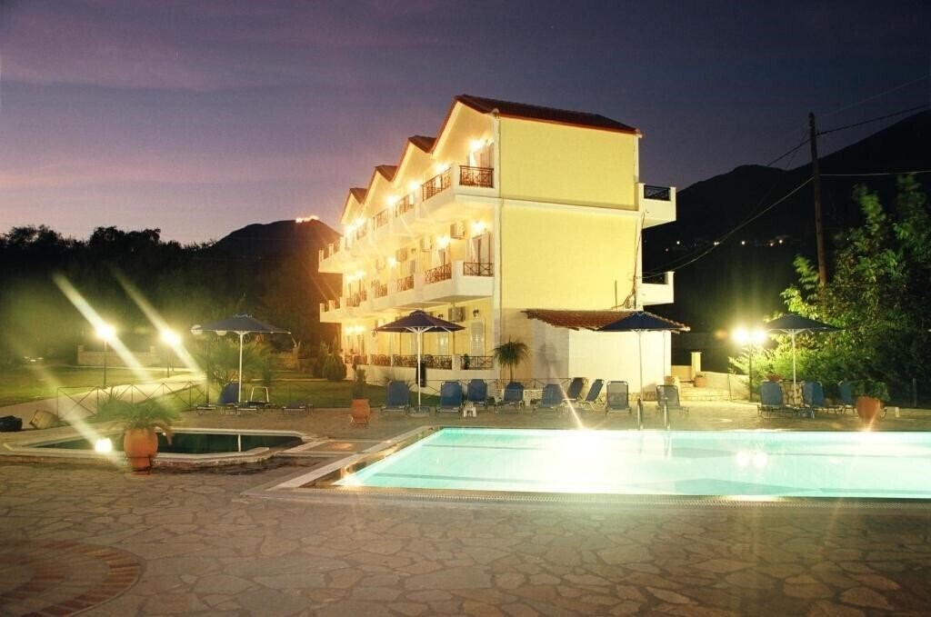Отель Byzantio Aparthotel 3*