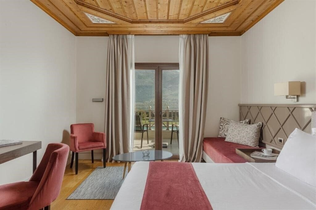 Фото The Lake Hotel 5*