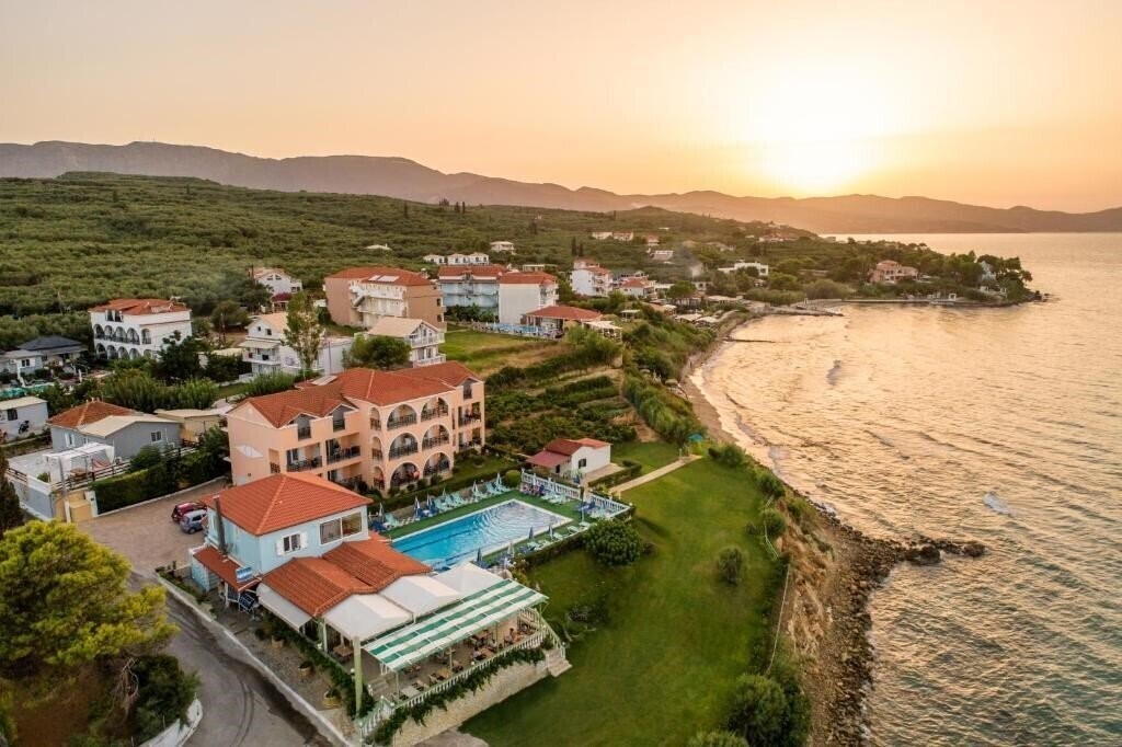 Готель Achillion Apartments & Studios 3*