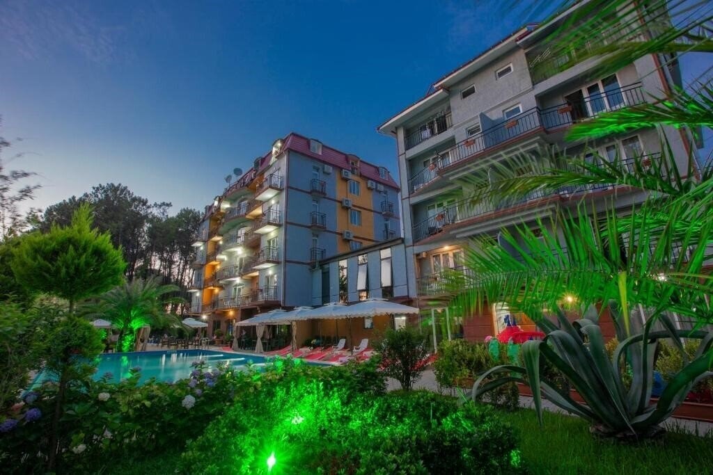 Готель Iveria Elli Beach Hotel 4*