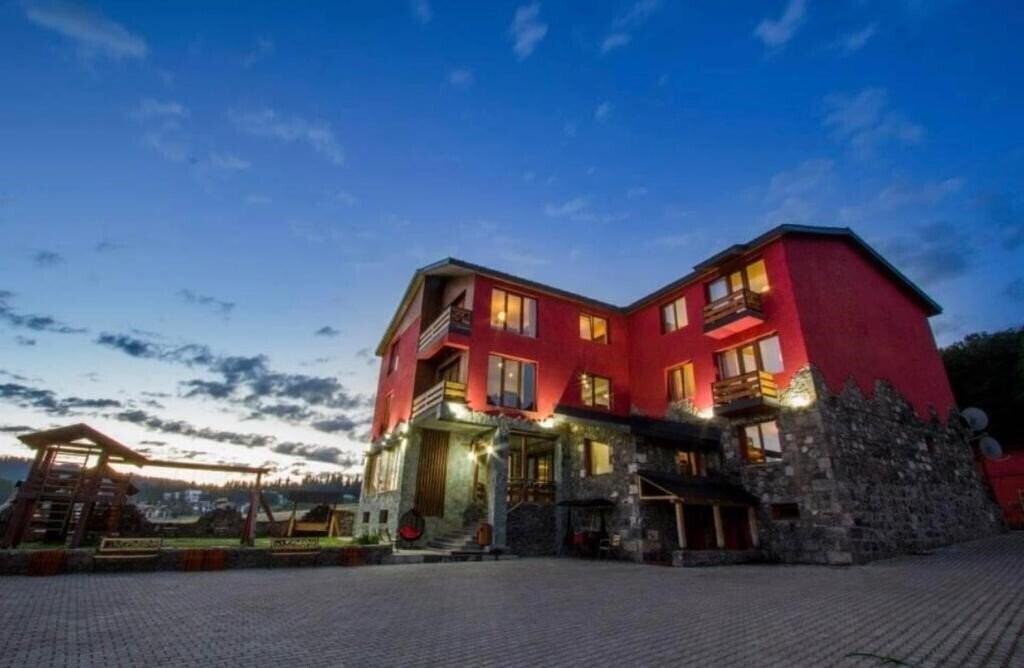 Отель Red House 4*