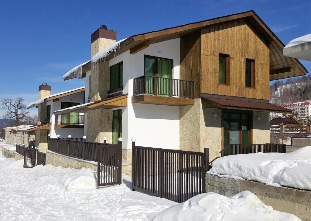 Отель Crystal Town House Villa 3*