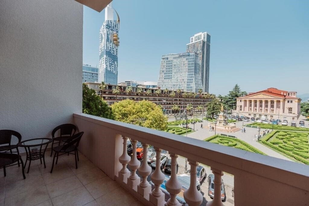 Готель Golden Palace Batumi Hotel & Casino 4*