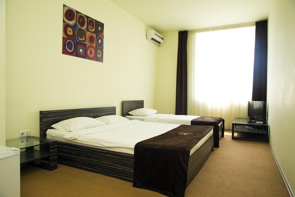Фото Plaza 3*