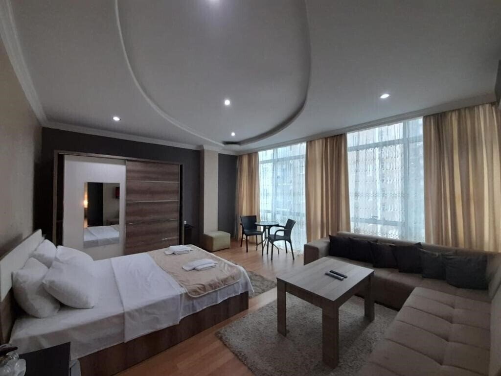 Готель Royal Palace Hotel 3*