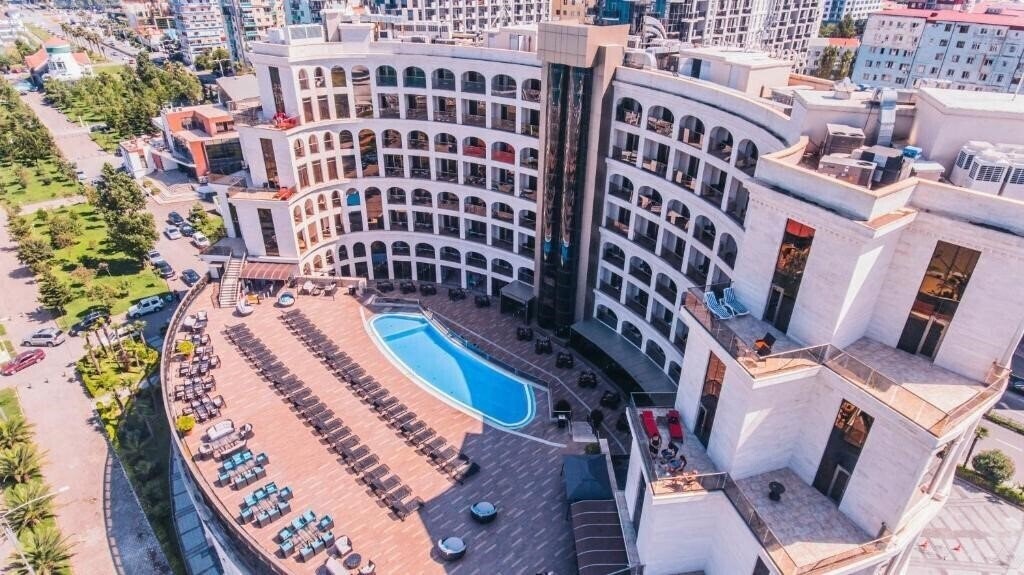 Отель Colloseum Marina 5*