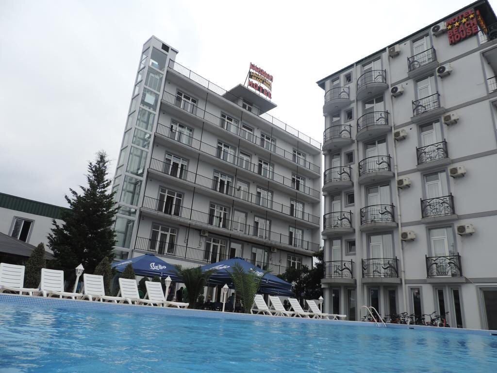 Готель Beach House 3*