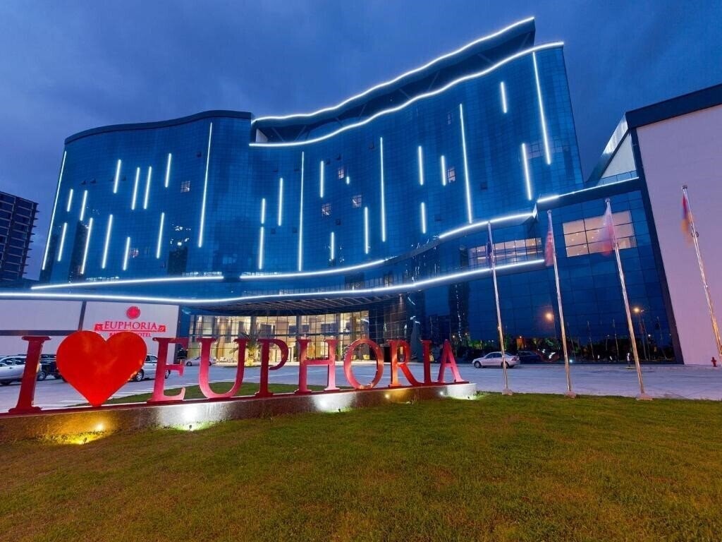 Готель Euphoria Batumi Hotel 5*
