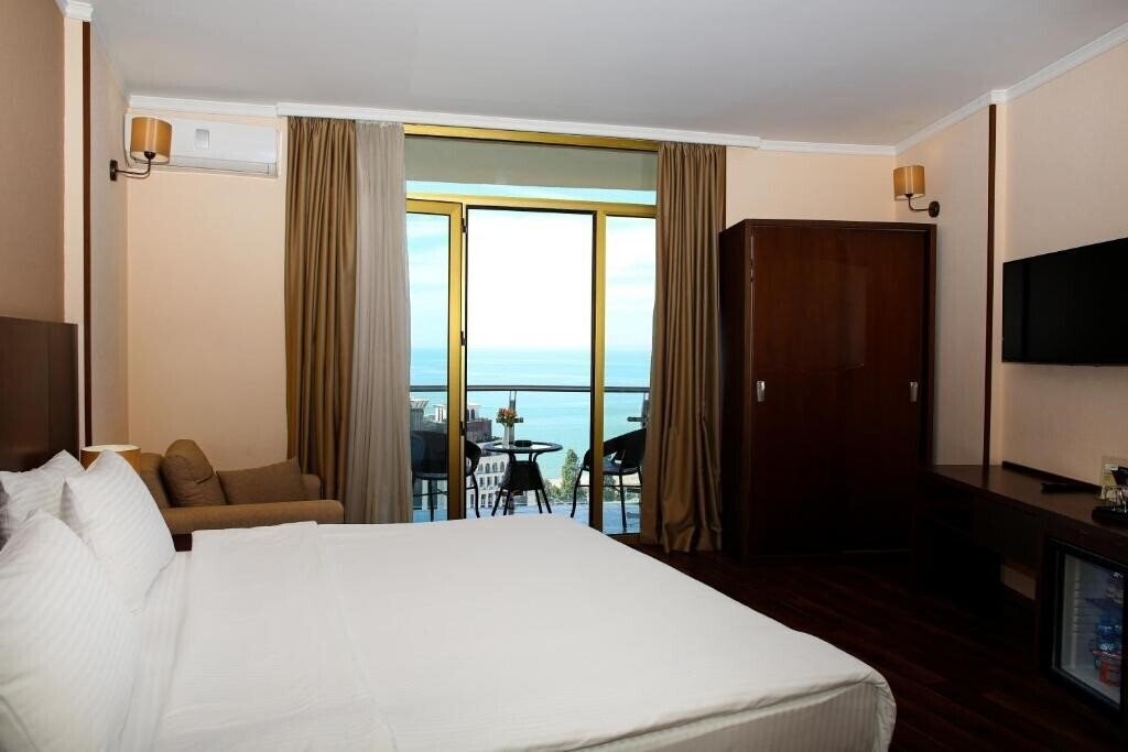 Готель Corner Inn Hotel 4*