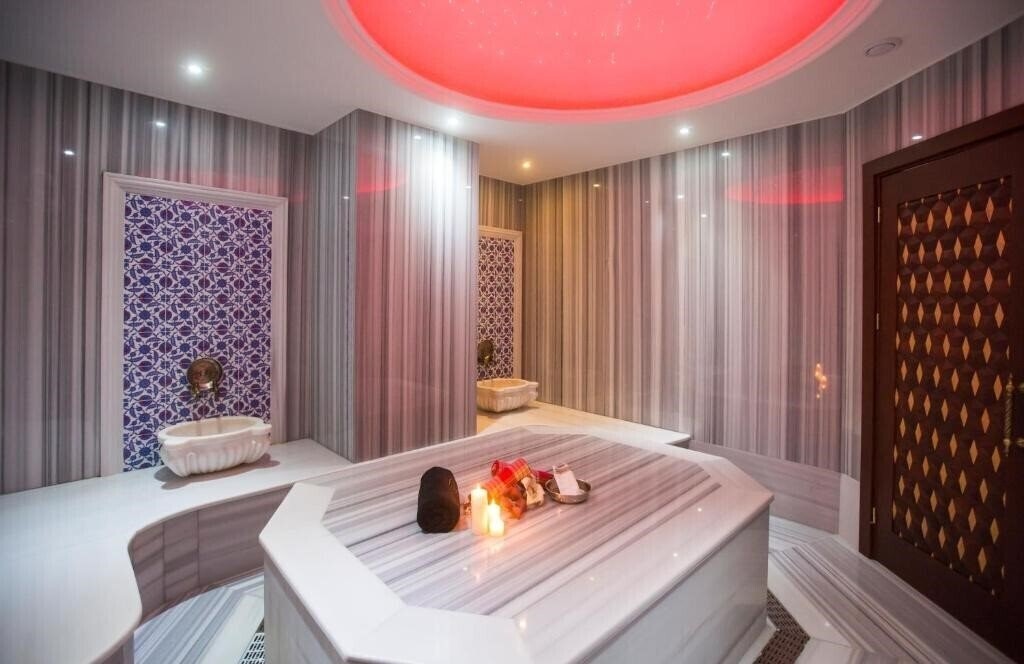 Фотографія Wyndham Batumi 5*