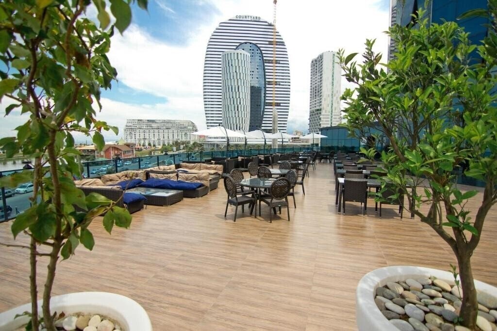 Фотографія Sky Tower & SPA Batumi 5*