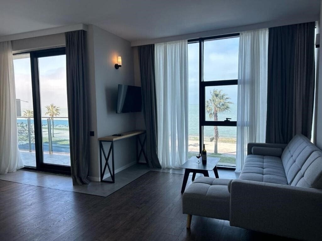 Отель Aqua Batumi Hotel & Apartments 4*