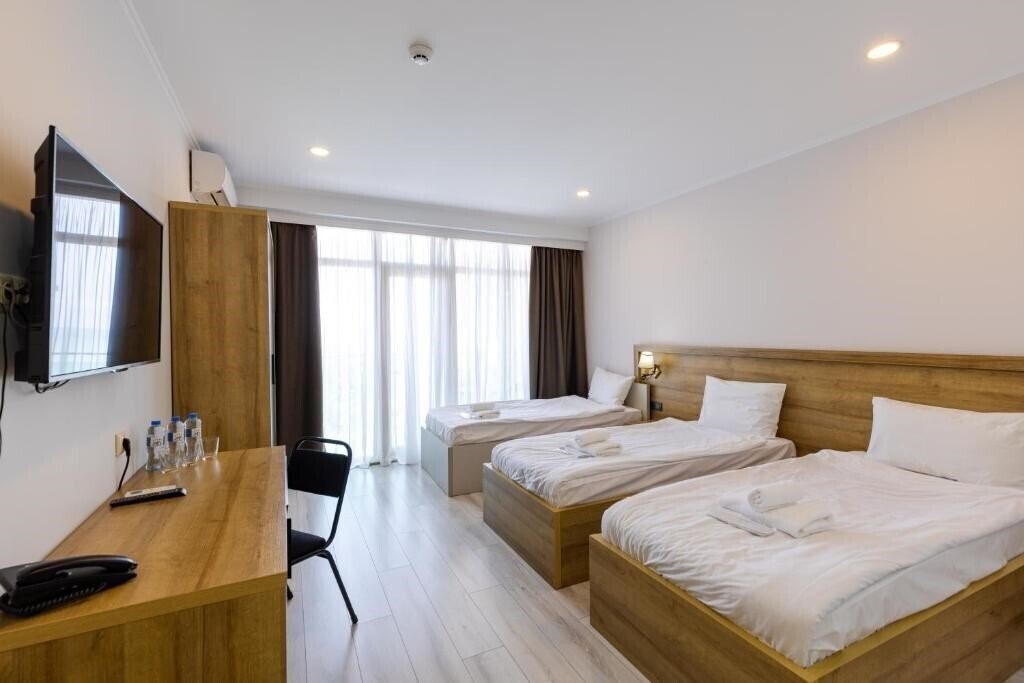 Фото Aqua Batumi Hotel & Apartments 4*