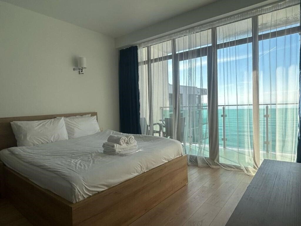 Фото Aqua Batumi Hotel & Apartments 4*