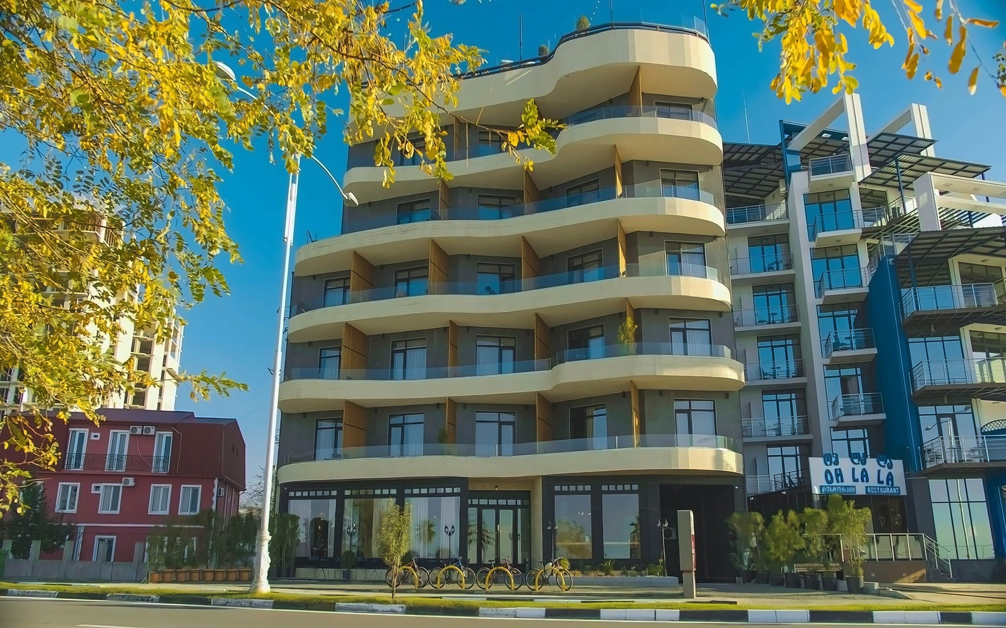 Готель Rooftop Pool Hotel 4*