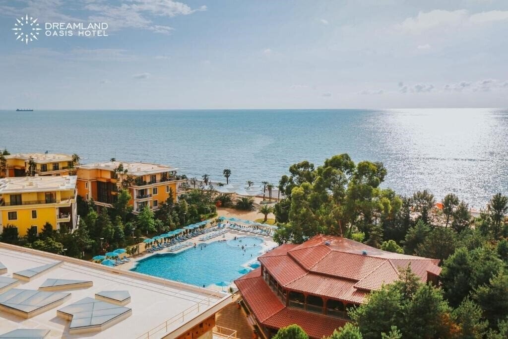 Отель Hotel Dreamland Oasis 4*