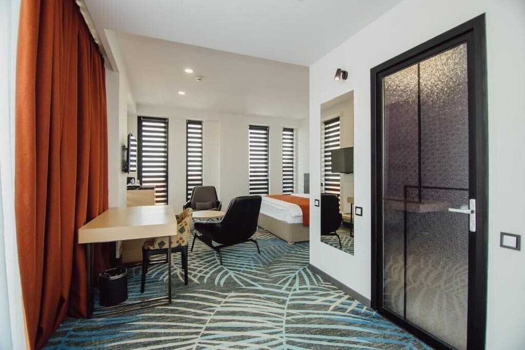 Фотографія Graphic Hotel Batumi 4*