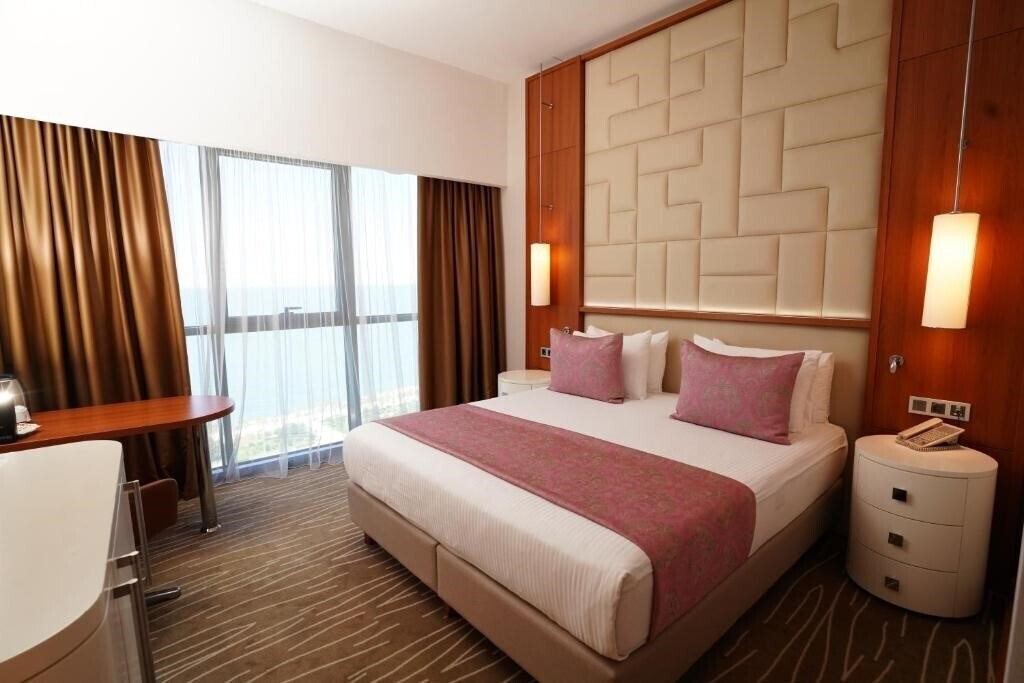 Фотографія Grand Bellagio Batumi Convention & Casino Hotel 4*