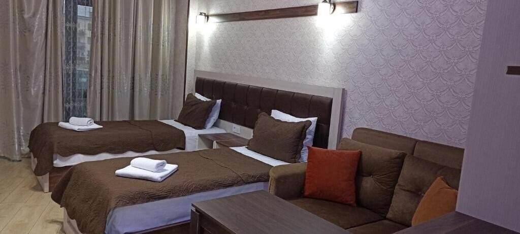 Фото Emeg Hotel 3*