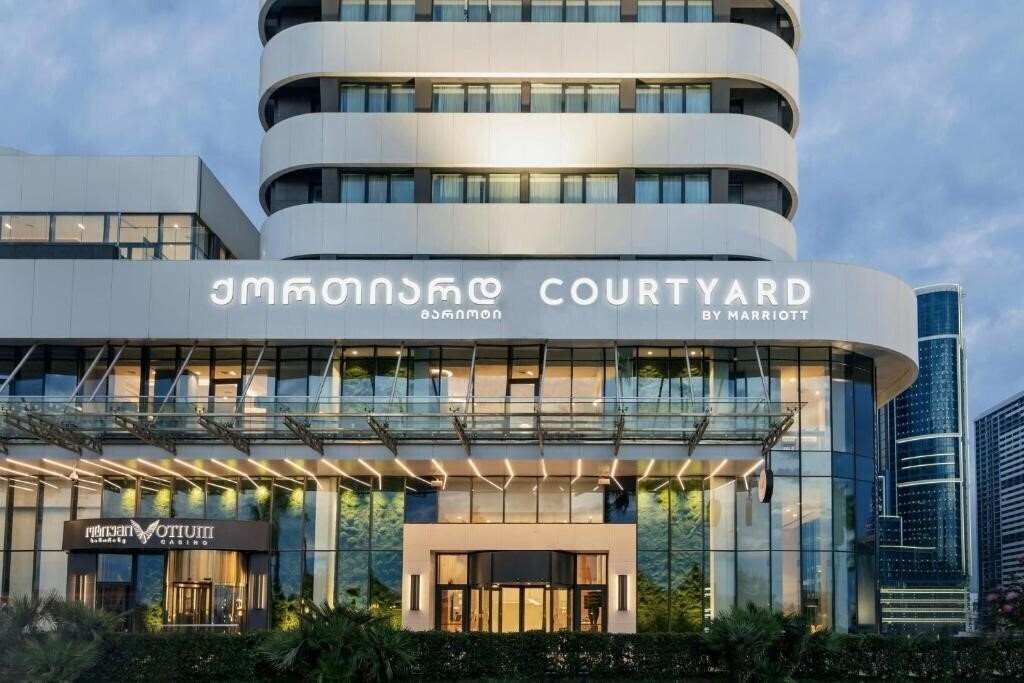 Отель Courtyard by Marriott Batumi 4*