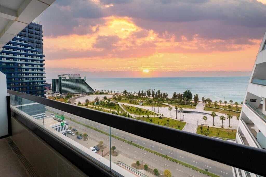 Фото The Grandeur Hotel. 5*