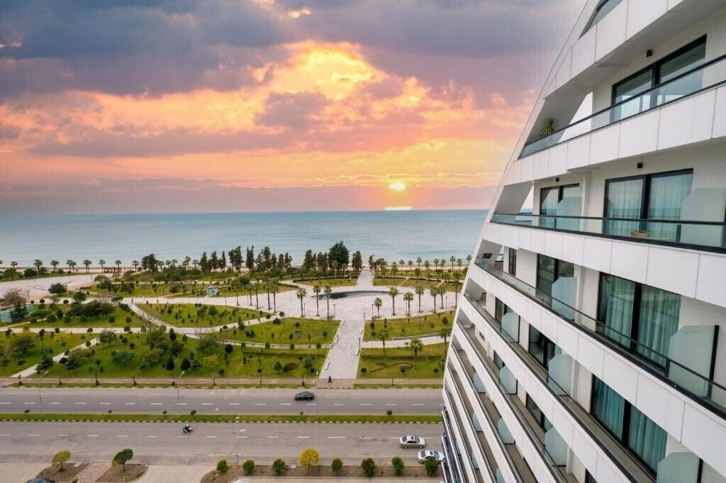 Отель The Grandeur Hotel. 5*