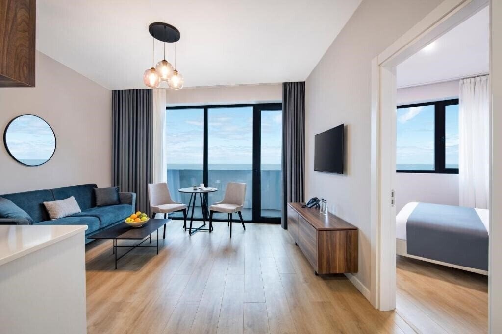 Фотографія Steps Batumi Hotel & Suites 4*
