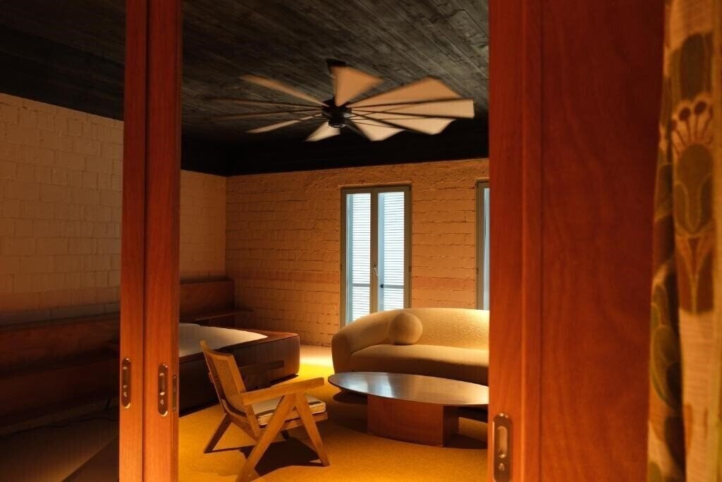 Картинка Rooms Hotel Batumi 5*