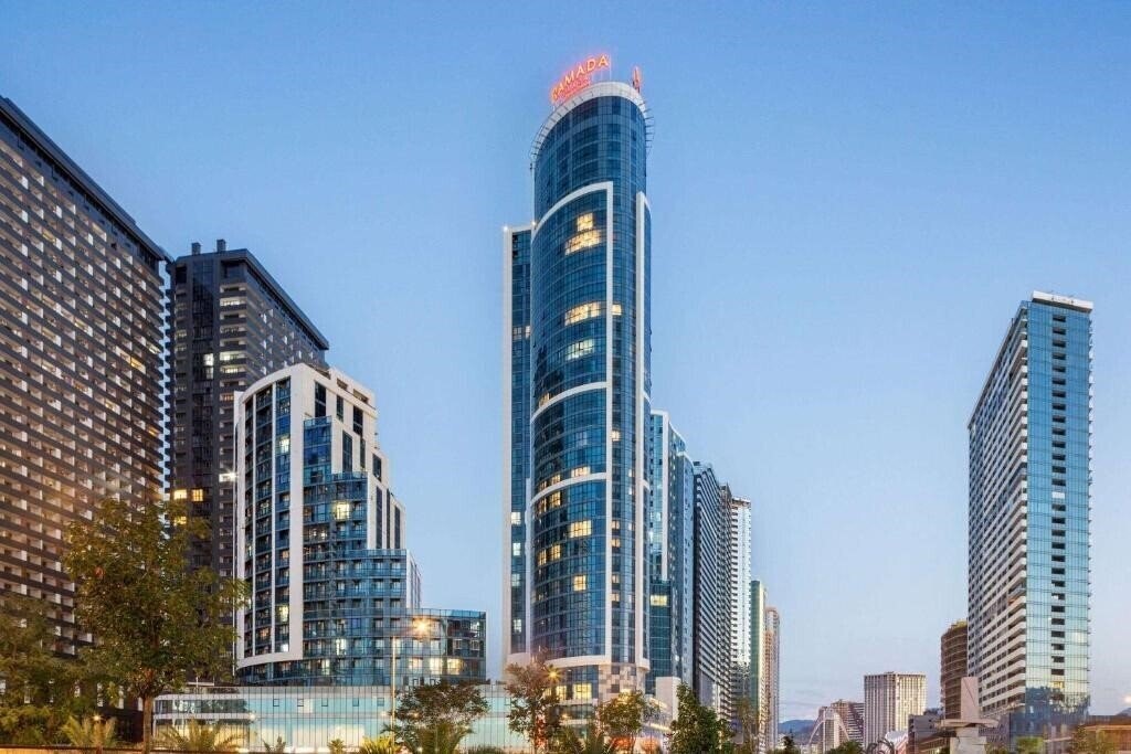 Готель Ramada Plaza By Wyndham Batumi 5*